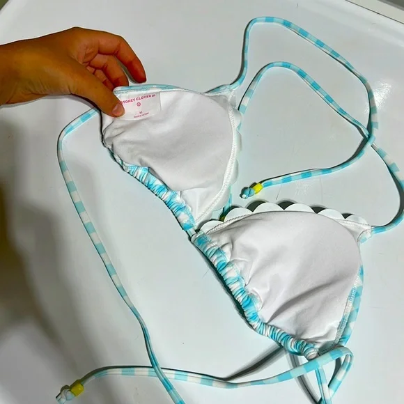 Blue bikini. - Picture 4 of 5